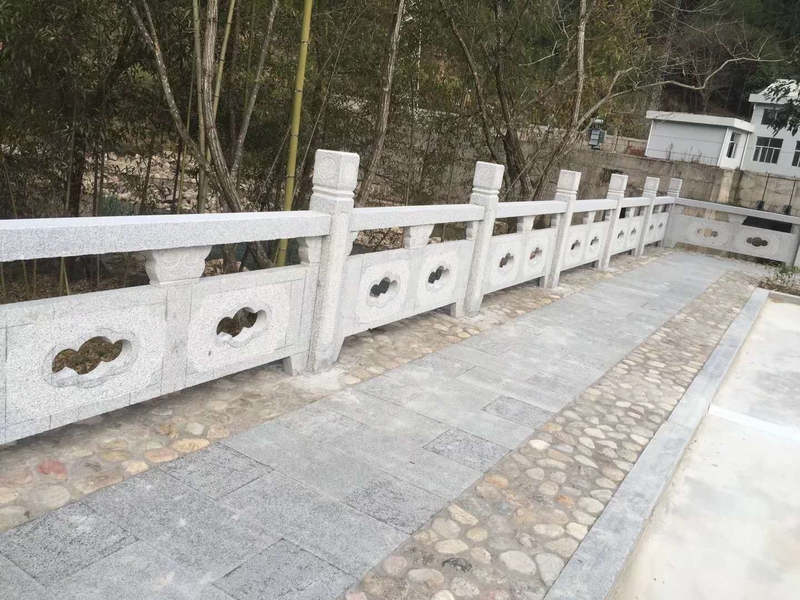 鏤空橋欄桿