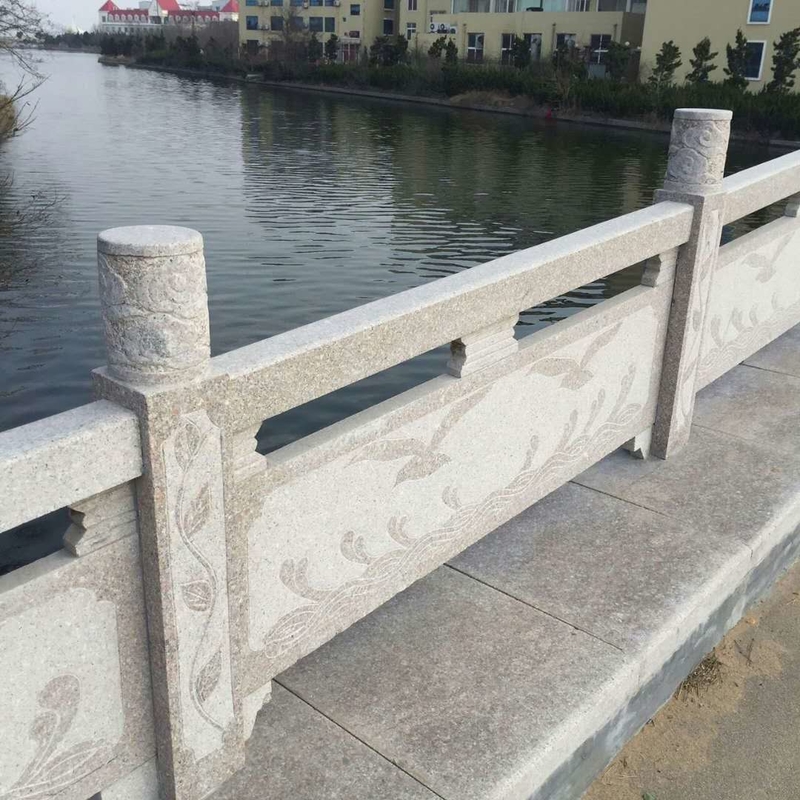 五蓮紅欄桿